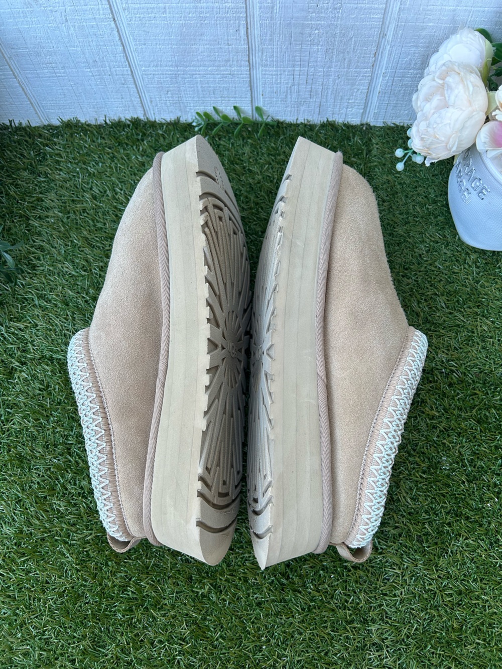 UGG Tazz women size 10
BestSeller/ gently used
Color :Sand - Picture 13 of 16